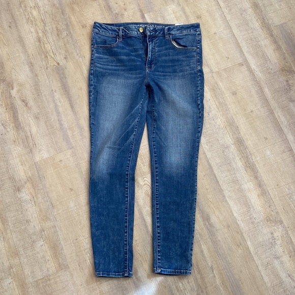 AMERICAN EAGLE OUTFITTERS || Hi-Rise Super Stretch Jegging - Picture 1 of 8